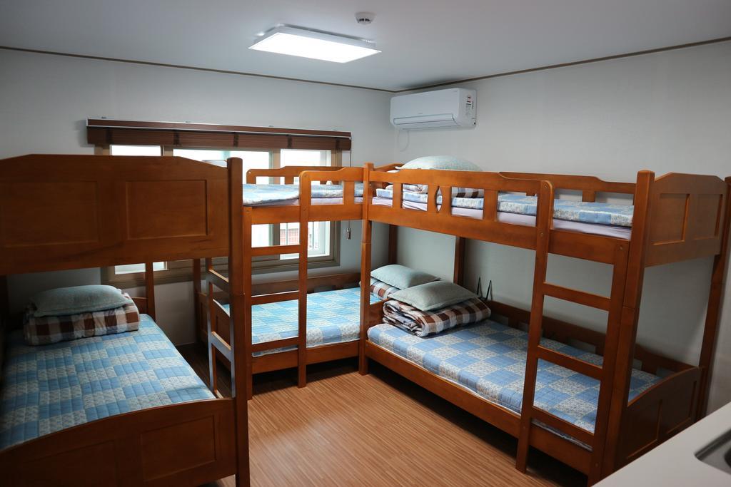 Blue Island Guesthouse Seogwipo Esterno foto
