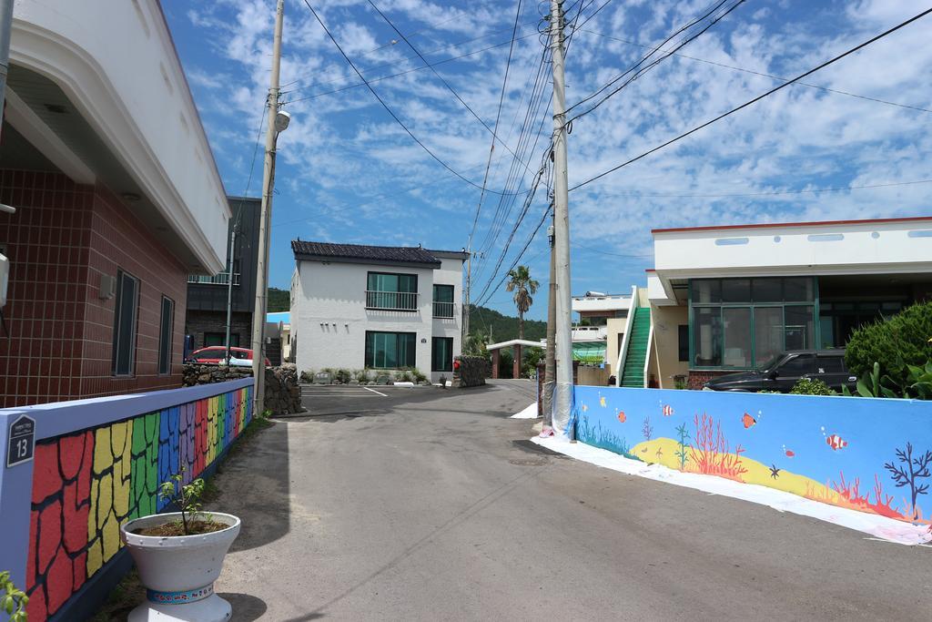 Blue Island Guesthouse Seogwipo Esterno foto