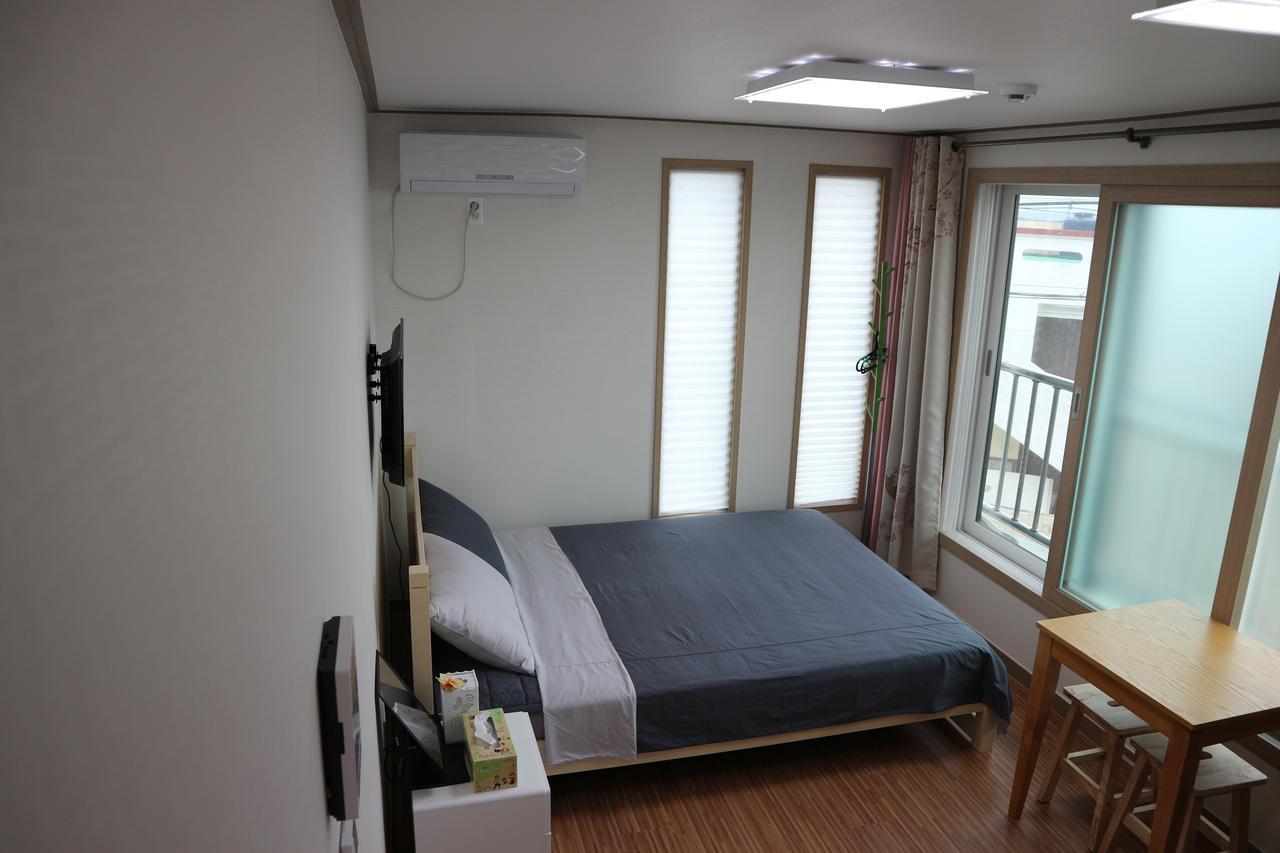 Blue Island Guesthouse Seogwipo Esterno foto