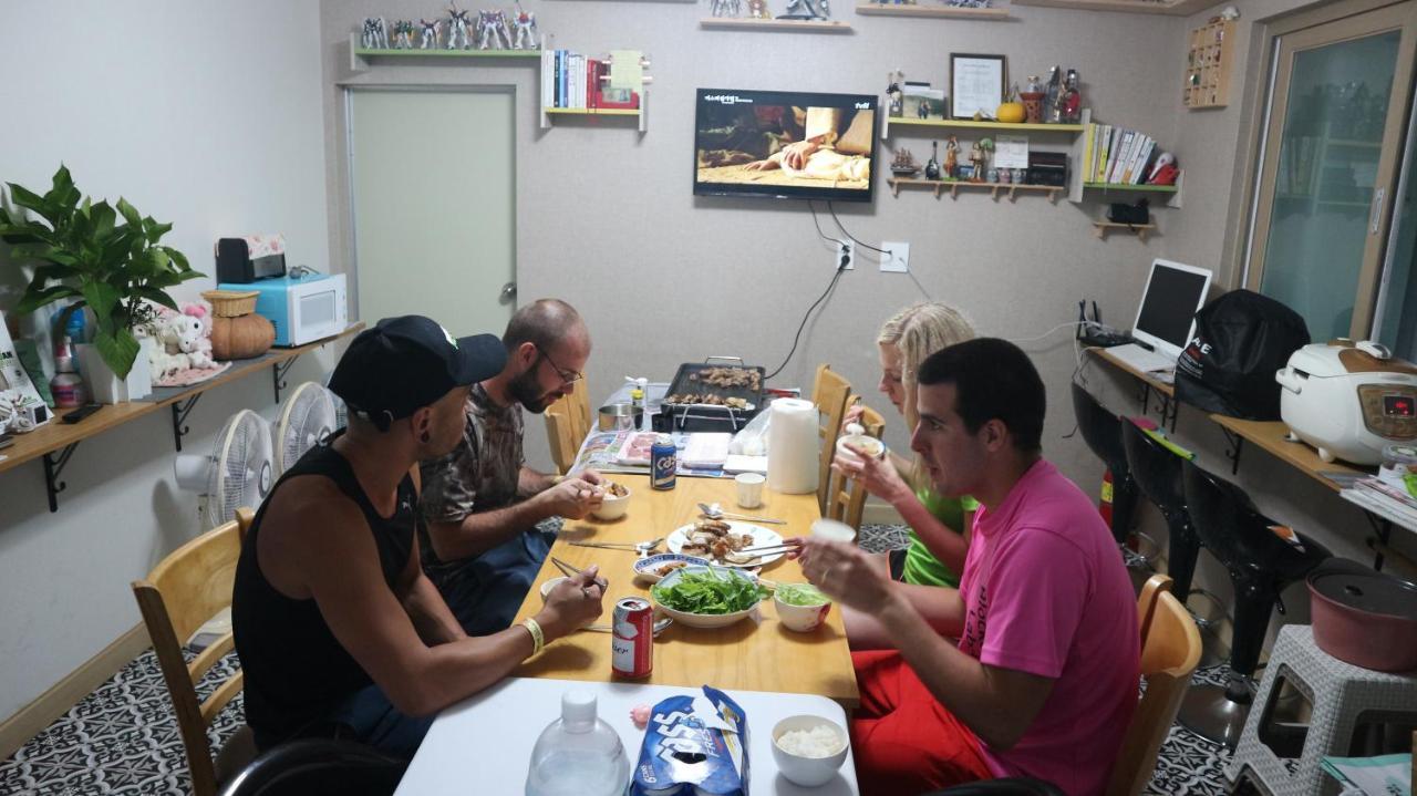 Blue Island Guesthouse Seogwipo Esterno foto
