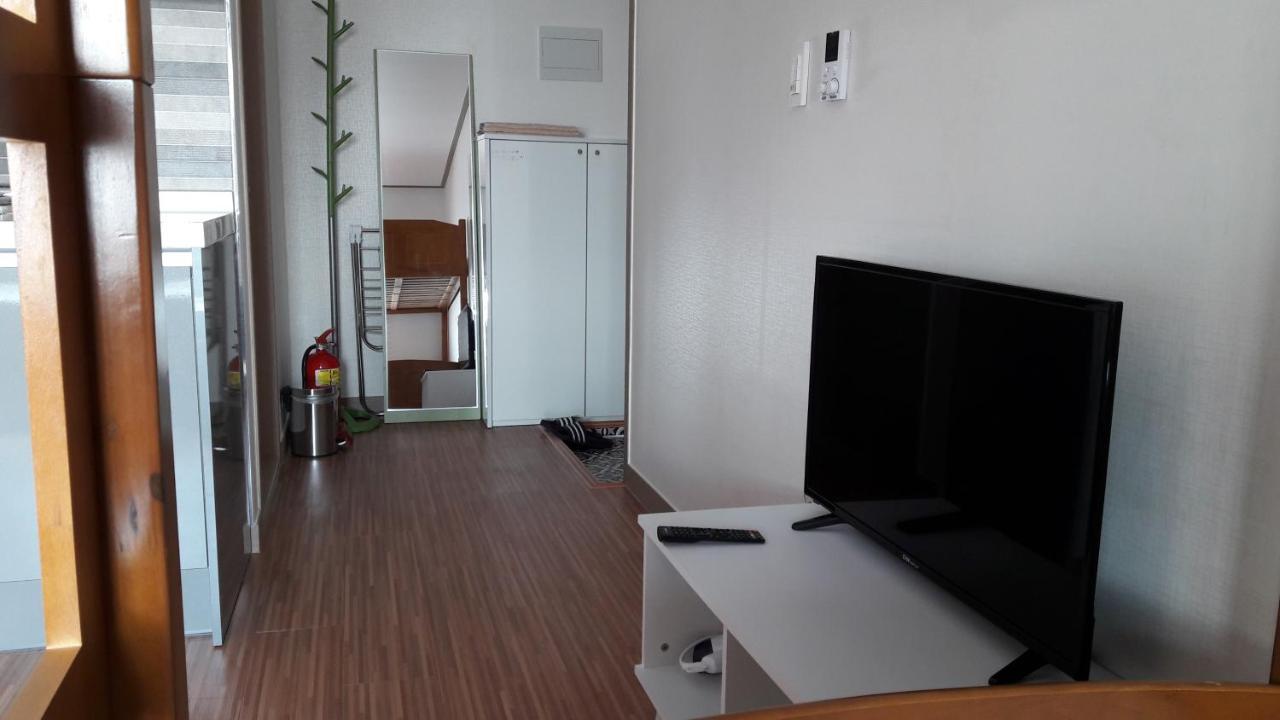 Blue Island Guesthouse Seogwipo Esterno foto