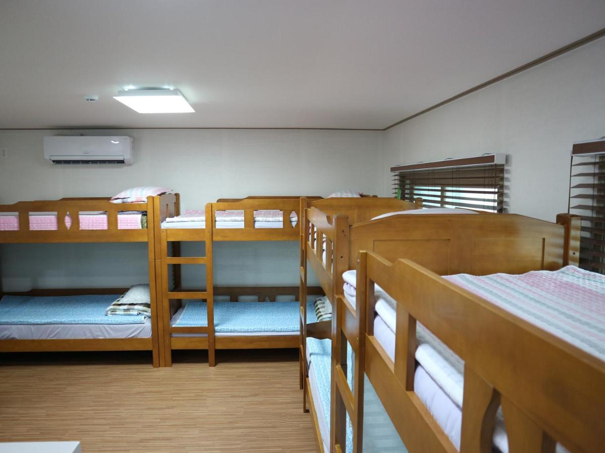 Blue Island Guesthouse Seogwipo Esterno foto